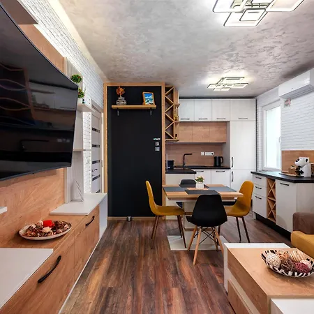 The Brick Apartamento Veliko Tárnovo